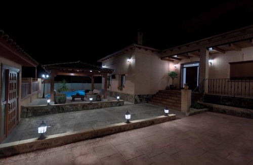 Casarrubios del Monte House | Cozy suite with separate entrance