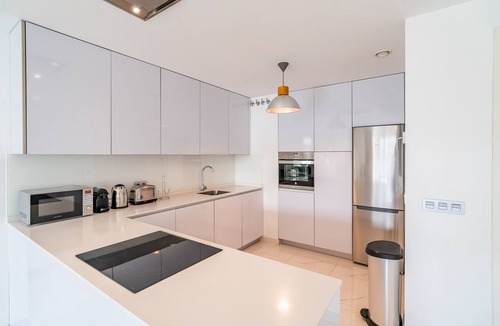 New Golden Mile Apartment | Cubo's Bel-Air Estepona Apartment/communal pool/parking included/air conditioning/free Wi-Fi