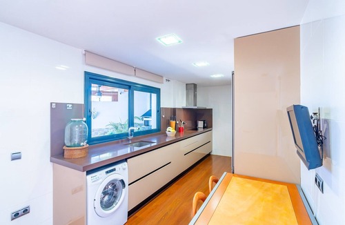 Torre de Benagalbon Villa | Cubo's Villa El Capricho/Private pool/Parking/BBQ/Free Wi-Fi
