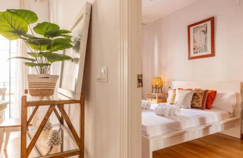 Alfalfa Apartment | Cuna Center Suite by Valcambre
