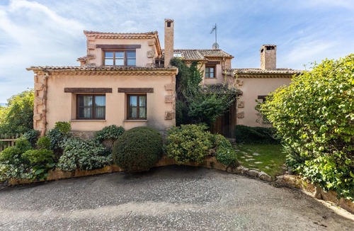 Espirdo House | Dalt La Figuera Country House — Guadarrama, Mountain Views, Pool & Wi-Fi
