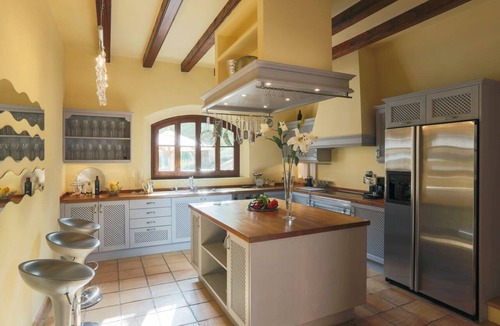 Alaro Villa | Deluxe Alaro - Four Bedroom Villa, Sleeps 8