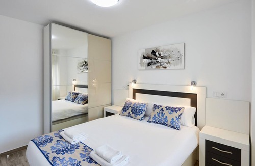 Cala Hostel | Deluxe Apartment, 3 min from the beach