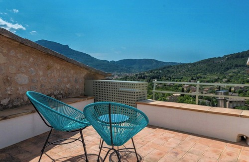 Biniaraix House | Design stone house in Mallorca's Sóller valley