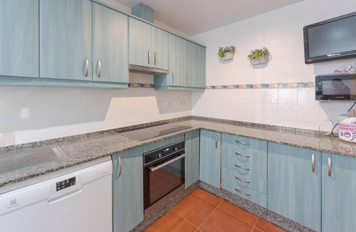 Rota House | Detached House in Costa Ballena with Private Pool, Wi-Fi, and Air Conditioning
