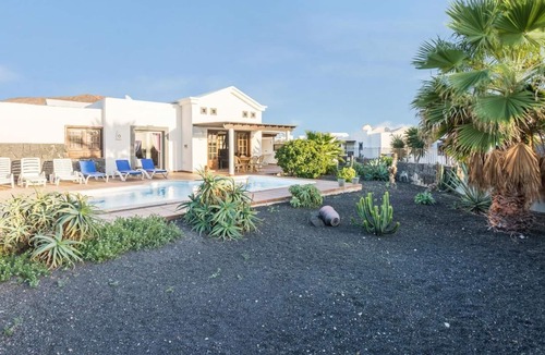 Montana Roja Villa | Detached villa with private pool. 4 people