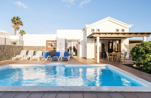 Montana Roja Villa | Detached villa with private pool. 4 people