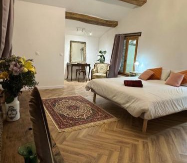 Confrancon House | Domaine des Granges Neuves