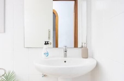 San Isidro Apartment | Eden Rentals 106 Surfy Stylish BedandCoffee Room