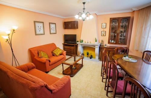 Ahigal de los Aceiteros House | EL HOGAR DEL HERRERO