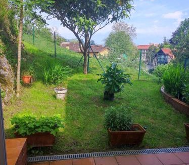 Comillas City Center Apartment | El jardín de Max, apartamento céntrico con jardín privado y parking