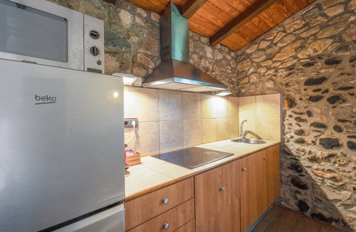 La Vall de Bianya House | El Roure II at Can Torrotes: Rural Apartment in Vall de Bianya