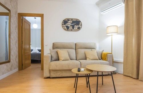 Toledo City Center Apartment | El sueño de Carmelitas. Apartment with parking included.