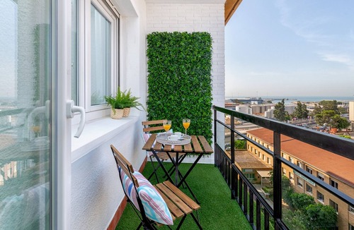 Ensanche Centro Apartment | Elegant 3-Bedroom Apartment in Central Málaga with Modern Amenities and Parking