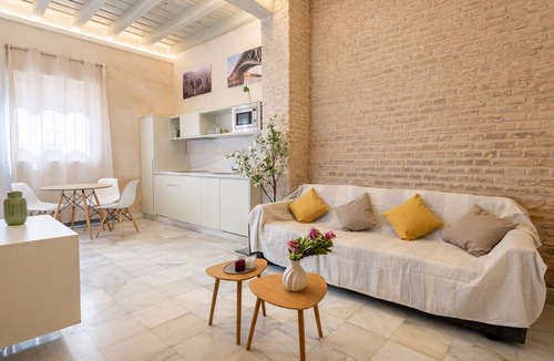 Triana Apartment | Elegant and Exclusive Premium Loft in Triana + Private Patio & Top Location