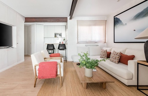 Almagro Apartment | Elegant, newly renovated apartment in Chamberí