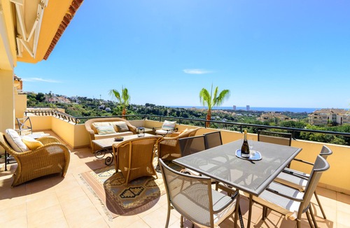 Elviria Apartment | Elviria Hills Penthouse – Idyllic Golf & Sea View Oasis in Marbella