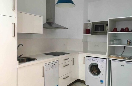 Encarnacion-Regina Apartment | Eva Recommends Gerona 2 very bright house S.XIX