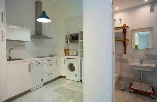 Encarnacion-Regina Apartment | Eva Recommends Gerona 2 very bright house S.XIX