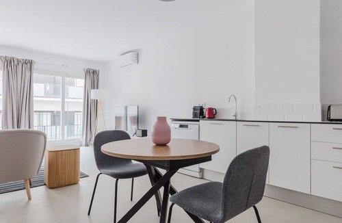Sant Gervasi Apartment | Excellent Galvany 1BR w/Balcony, A/C & Washer, by Blueground