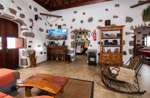 Tajaste Other | Exclusive country home with a covered patio and stunning views