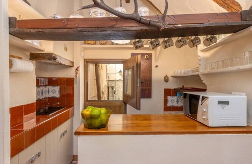Besalu House | Exclusive historic home in Besalú | A/C | Wi-Fi