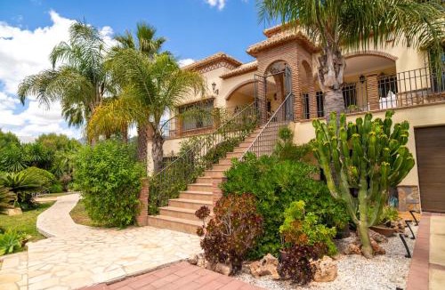 Vinuela Villa | Exclusive Lakeside Villa with Private Pool & Total Privacy
