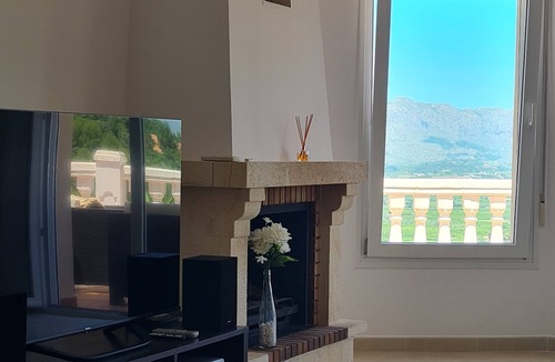Orba Villa | Executive Villa Fully Air Conditioned with Private Pool, Mountain and Sea Views