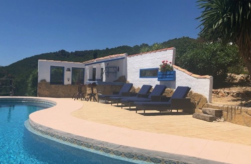 Javea Apartment | Fabulous well-equipped spacious apartment in tranquil setting overlooking Jávea