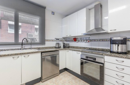 Masnou Apartment | Family Apartment 'Duplex Beach Masnou' with Jacuzzi, Private Terrace & Wi-Fi