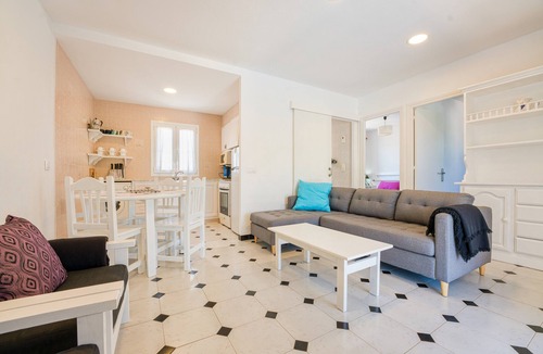 Cala en Porter House | Family-Friendly Vacation Home "Villas Vanessa & Ruth" with Pool and Terrace