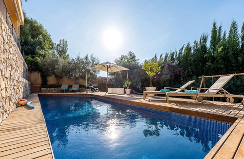Calvia House | Family-friendly villa with pool and garden at the foot of the Tramuntana mountains