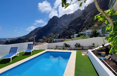 Bajamar Ski Chalet | Family villa Green House - Private pool - Garden - Tenerife North Bajamar