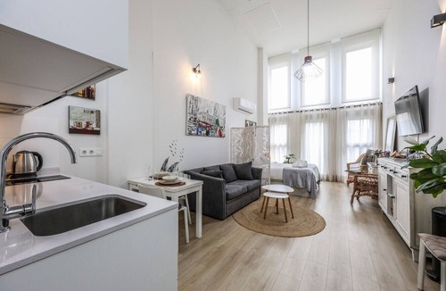 San Andres Apartment | Fancy Studio with Terrace & Pool in Madrid South
