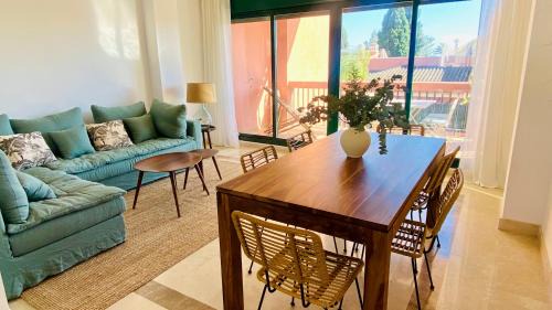 Urbanizacion Pinos Verdes Apartment | Fantástico Apartamento en Carib Playa Cabopino