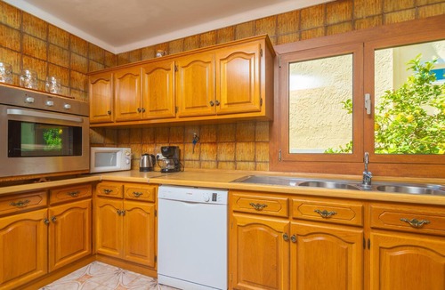 Alcanada House | FAR D’ALCANADA - Beautiful seafront house in Alcanada with free Wi-Fi