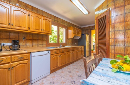 Alcanada House | FAR D’ALCANADA - Beautiful seafront house in Alcanada with free Wi-Fi