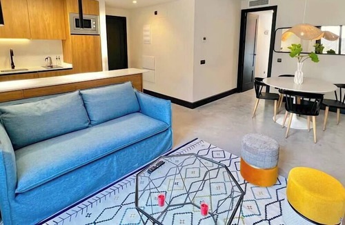 Almendrales Apartment | FD/ Premium Apartment, TV, Parking
