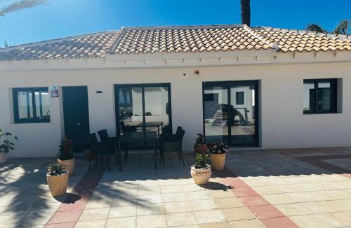 Orihuela Costa House | Ferienhaus direkt am Strand mit Terrasse und Meerblick in Torrevieja