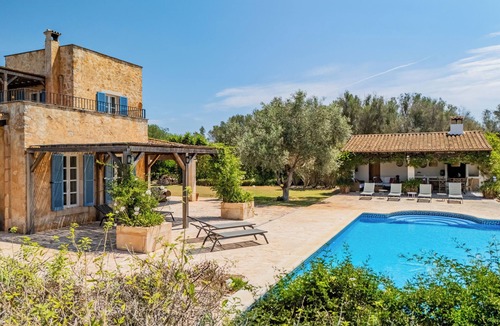 Alqueria Blanca Villa | Finca Los Almendros near Santanyi with private pool, wifi and air conditioning