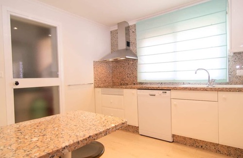El Paraiso Apartment | Frontline Beach Bliss Luxury Penthouse with 3 Panoramic Terraces