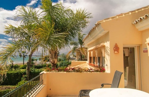El Paraiso Apartment | Frontline Beach Bliss Luxury Penthouse with 3 Panoramic Terraces