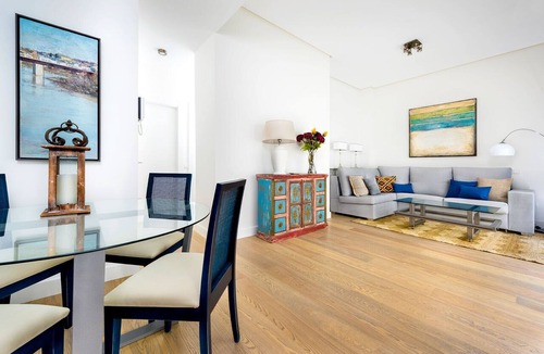 Santa Cruz Apartment | Genteel Home Mateos Gago II