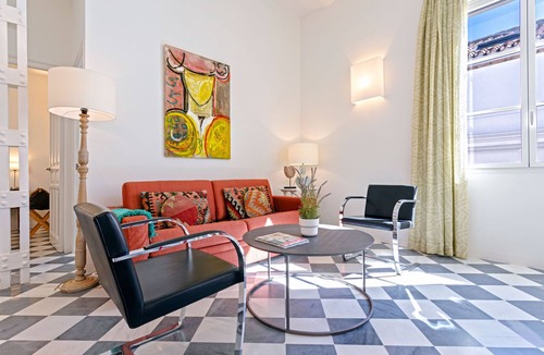 San Vicente Apartment | Genteel Home San Laureano IV
