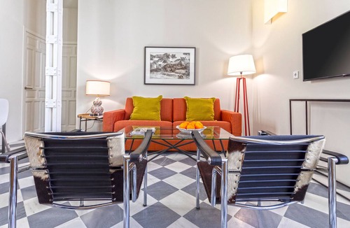 San Vicente Apartment | Genteel Home San Laureano VI