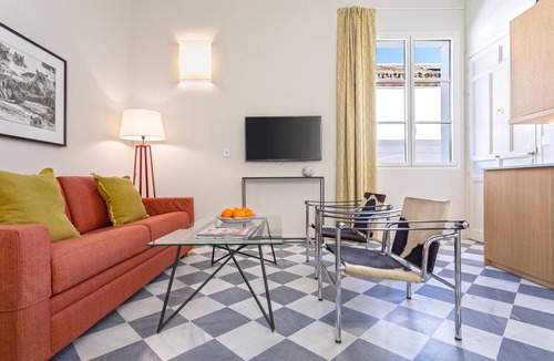 San Vicente Apartment | Genteel Home San Laureano VI