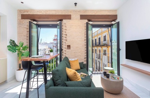 San Lorenzo Apartment | Genteel Home San Vicente IV