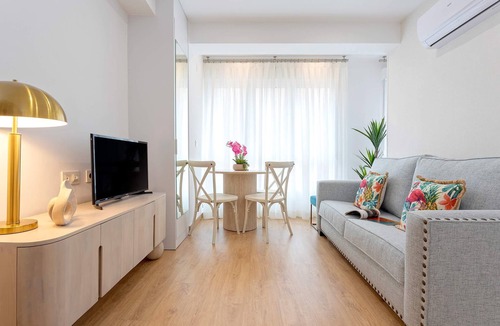 Granada City Center Apartment | Genteel Home Santo Cristo I