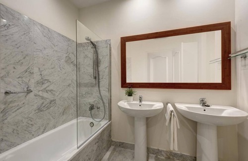 El Arenal Apartment | Genteel Home Tomas de Ibarra
