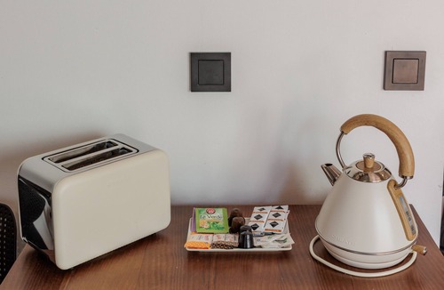 El Arenal Apartment | Giralda Penthouse Suite: High-Floor Apartment with Views, 2 Bedrooms & Pool